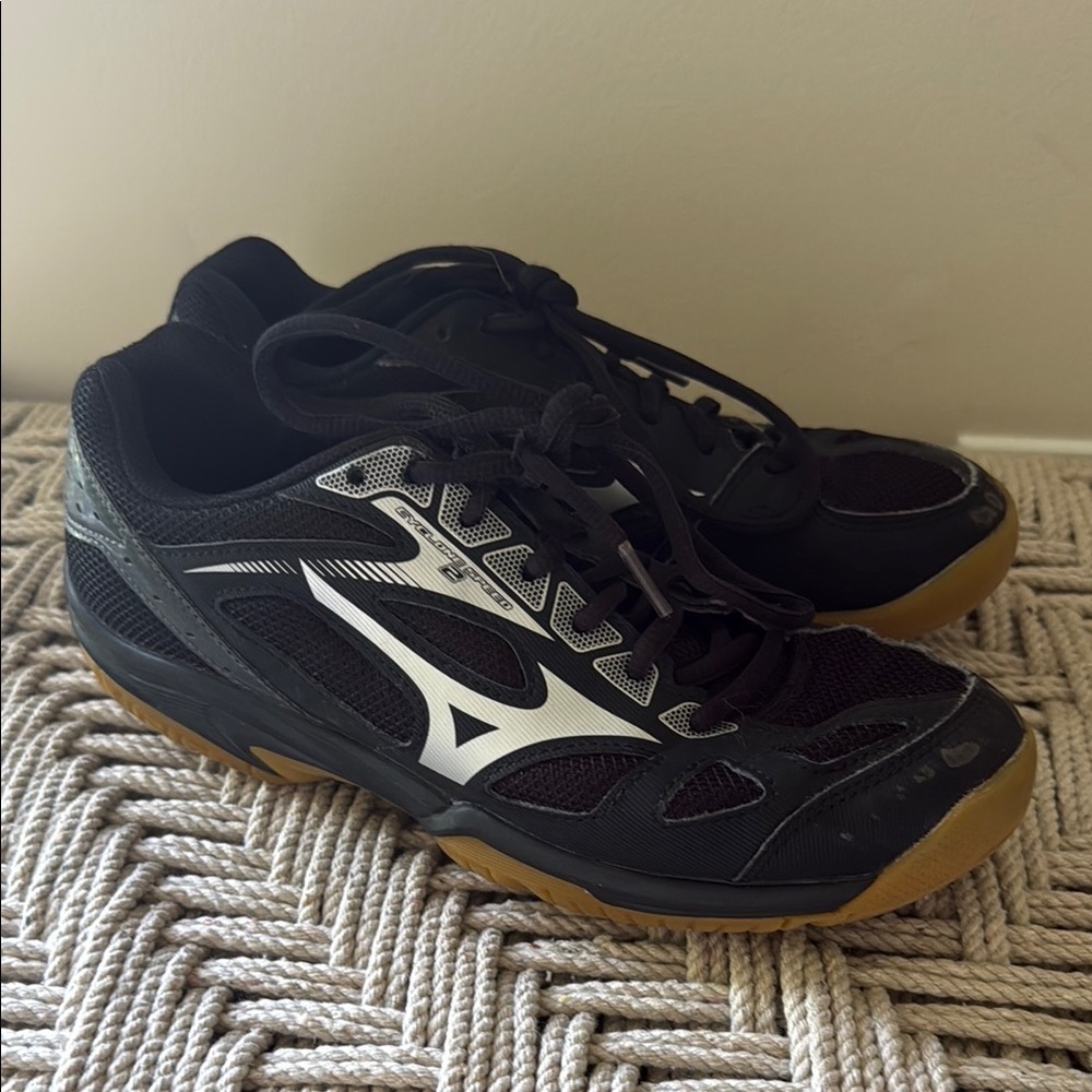 Mizuno Women 8 Cyclone Speed 2 Volleyball Shoe Sneaker Black Silver